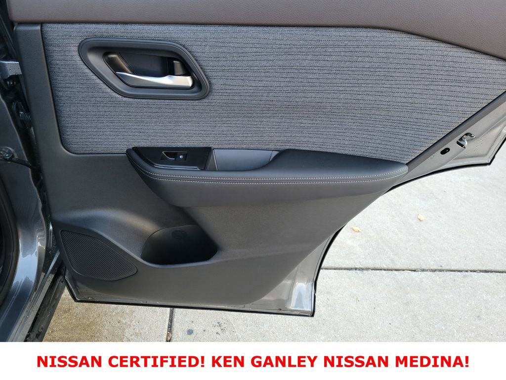 Certified 2023 Nissan Rogue SV image 47