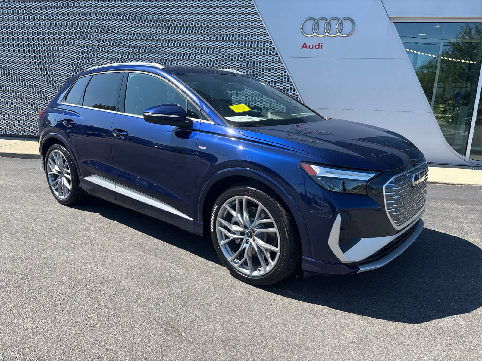 New 2025 Audi Q4 e-tron Premium Plus image 2