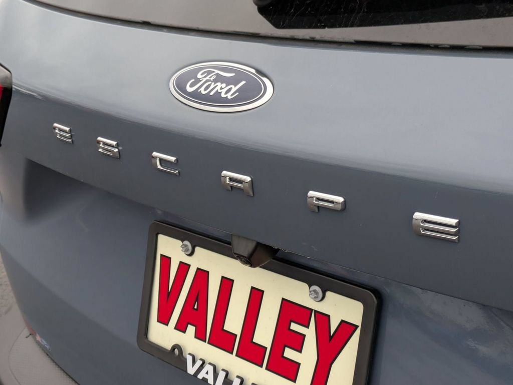 New 2024 Ford Escape SE FWD image 13