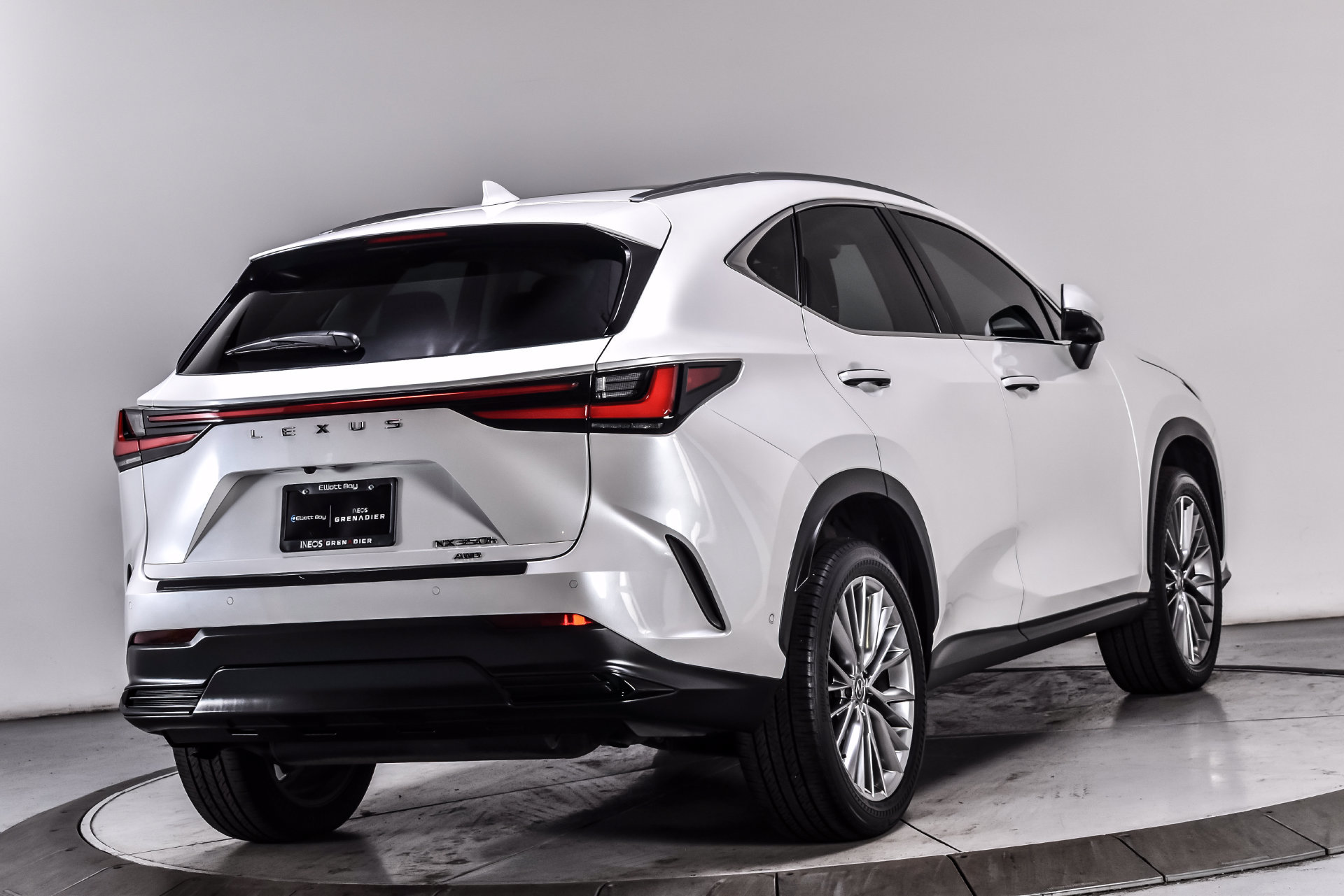 Used 2024 Lexus NX 350h AWD w/ Vision Package image 6