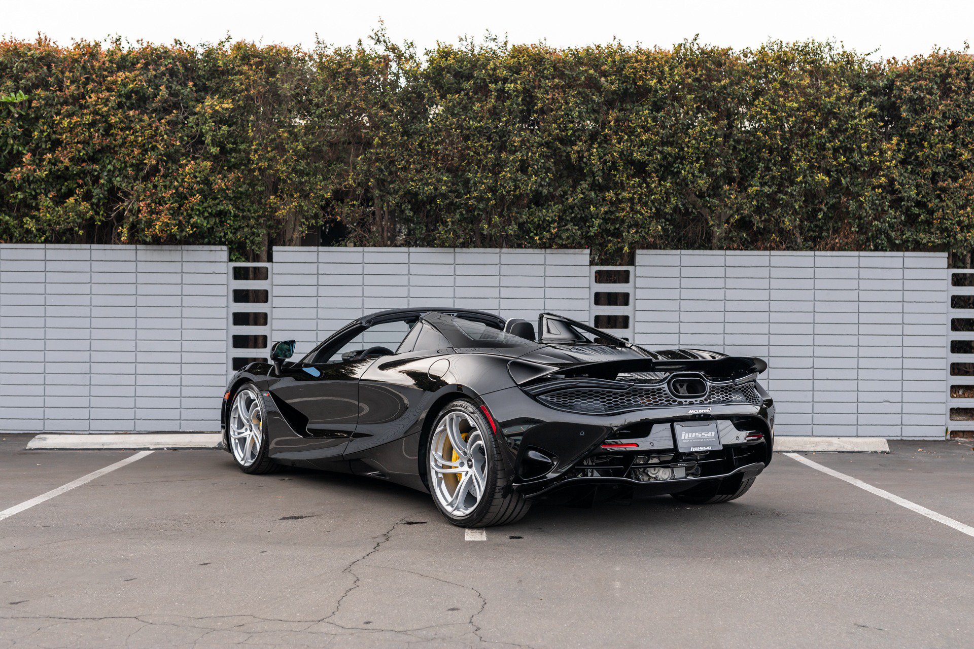Used 2024 McLaren 750S Spider RWD image 24
