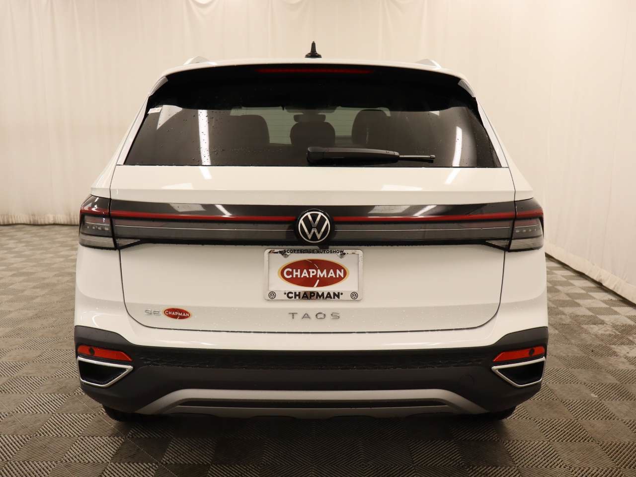 New 2026 Volkswagen Taos SE FWD image 5