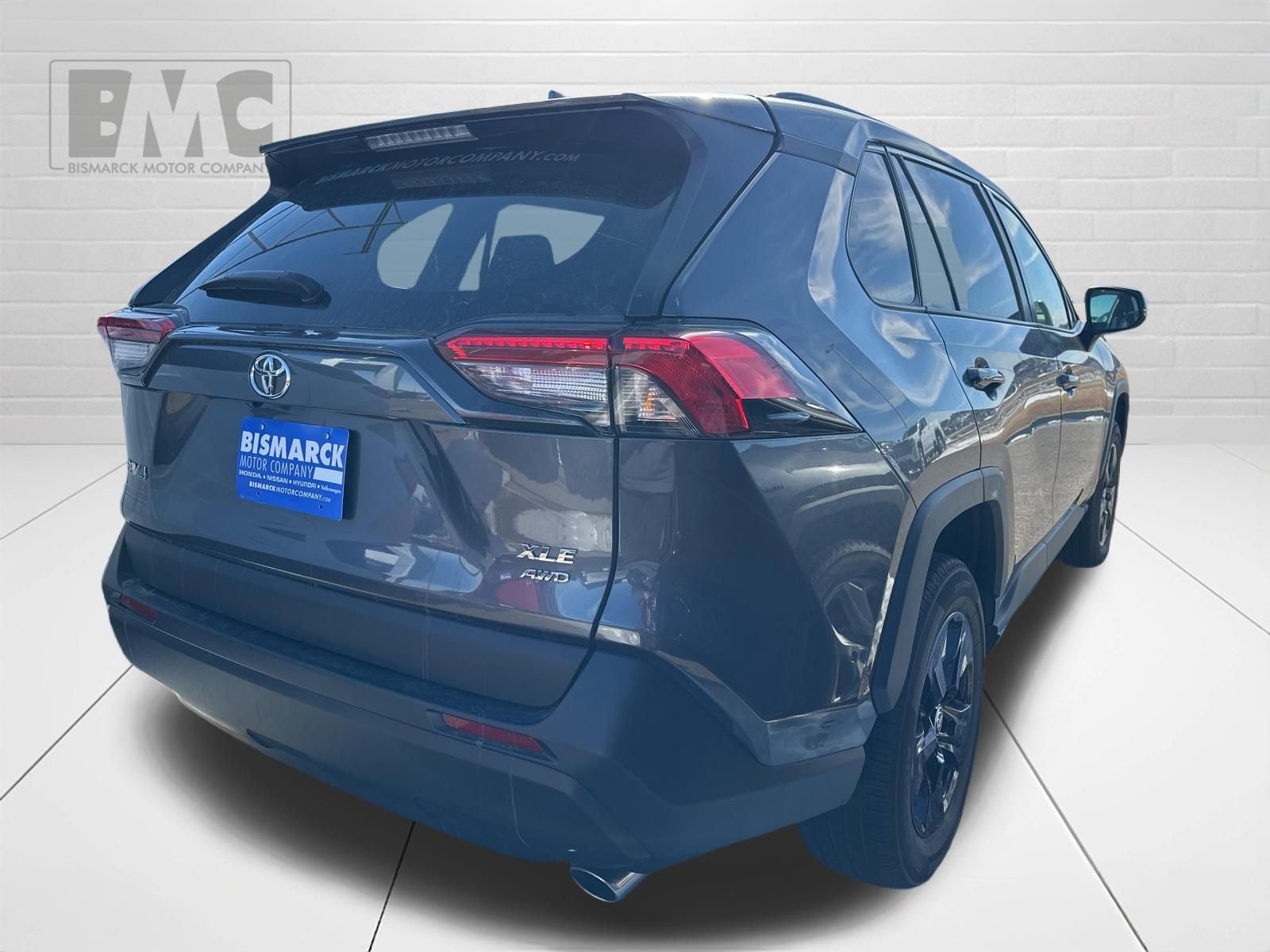 Used 2024 Toyota RAV4 XLE w/ Convenience Package AWD/4WD image 3