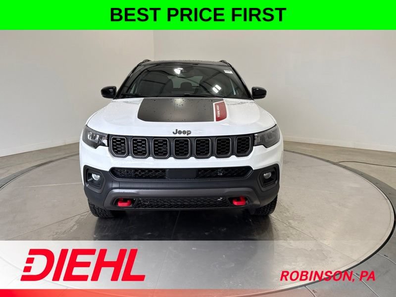 New 2026 Jeep Compass Trailhawk w/ Sun, Sound & Navigation Group AWD/4WD image 2