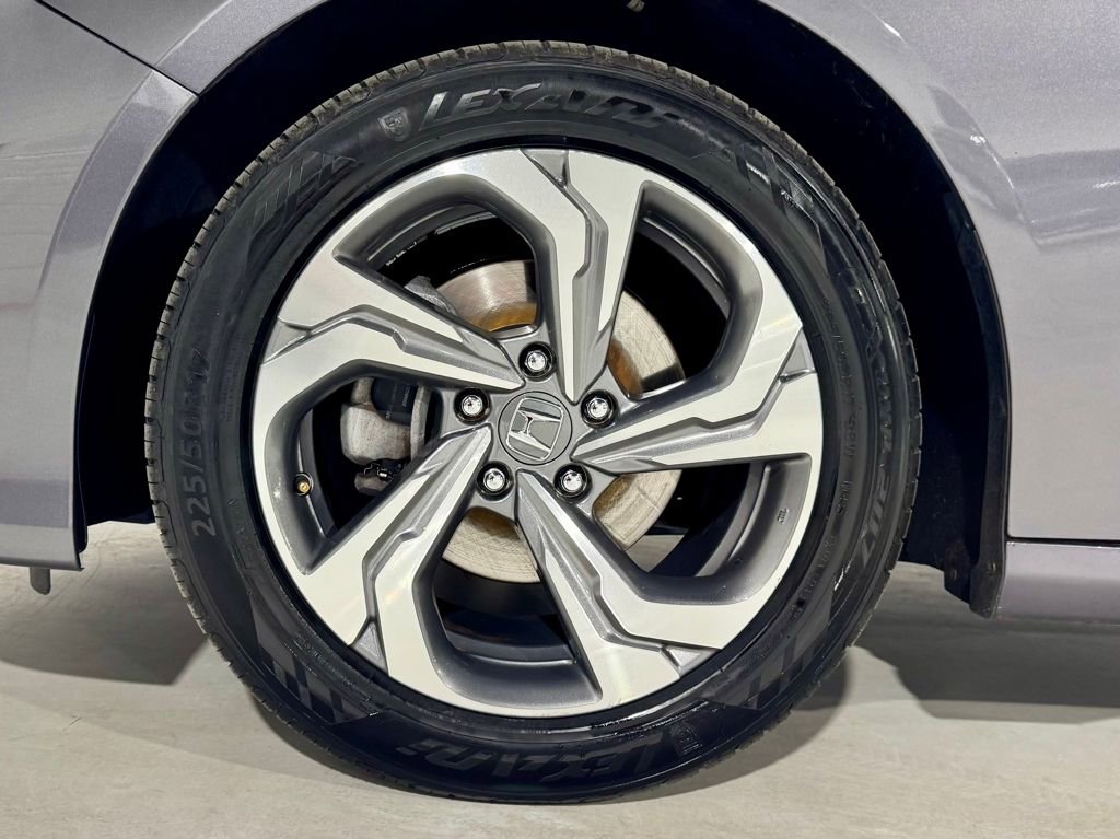 Used 2020 Honda Accord EX image 32