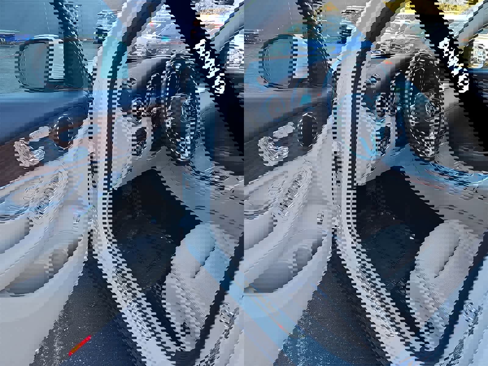 Used 2022 Mercedes-Benz GLC 300 4MATIC w/ Premium Package Lite image 10