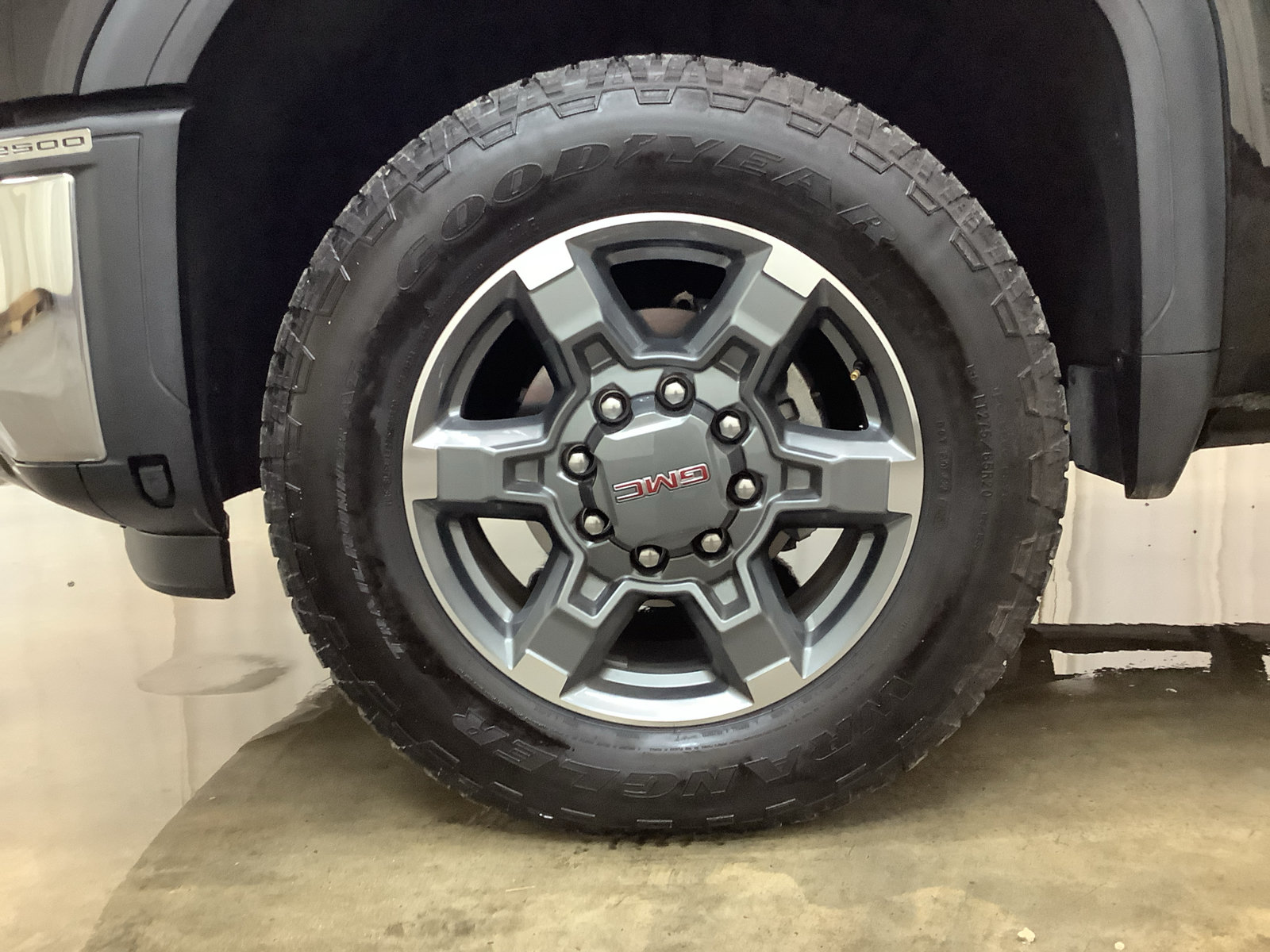Used 2025 GMC Sierra 2500 SLT w/ SLT Premium Package AWD/4WD image 28