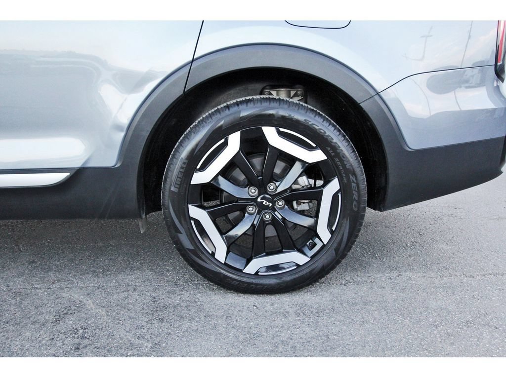 Used 2025 Kia Telluride EX w/ EX Captain's Chair Package FWD image 26