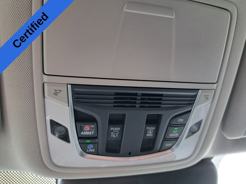 Used 2025 Acura RDX w/ Technology Package image 17