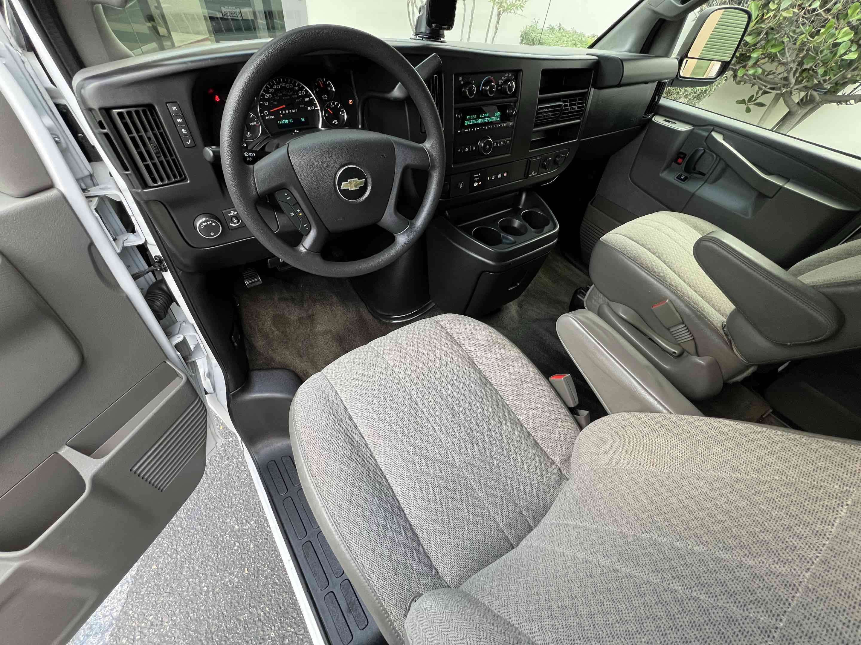 Used 2018 Chevrolet Express 3500 LT w/ LT Preferred Equipment Group RWD image 33