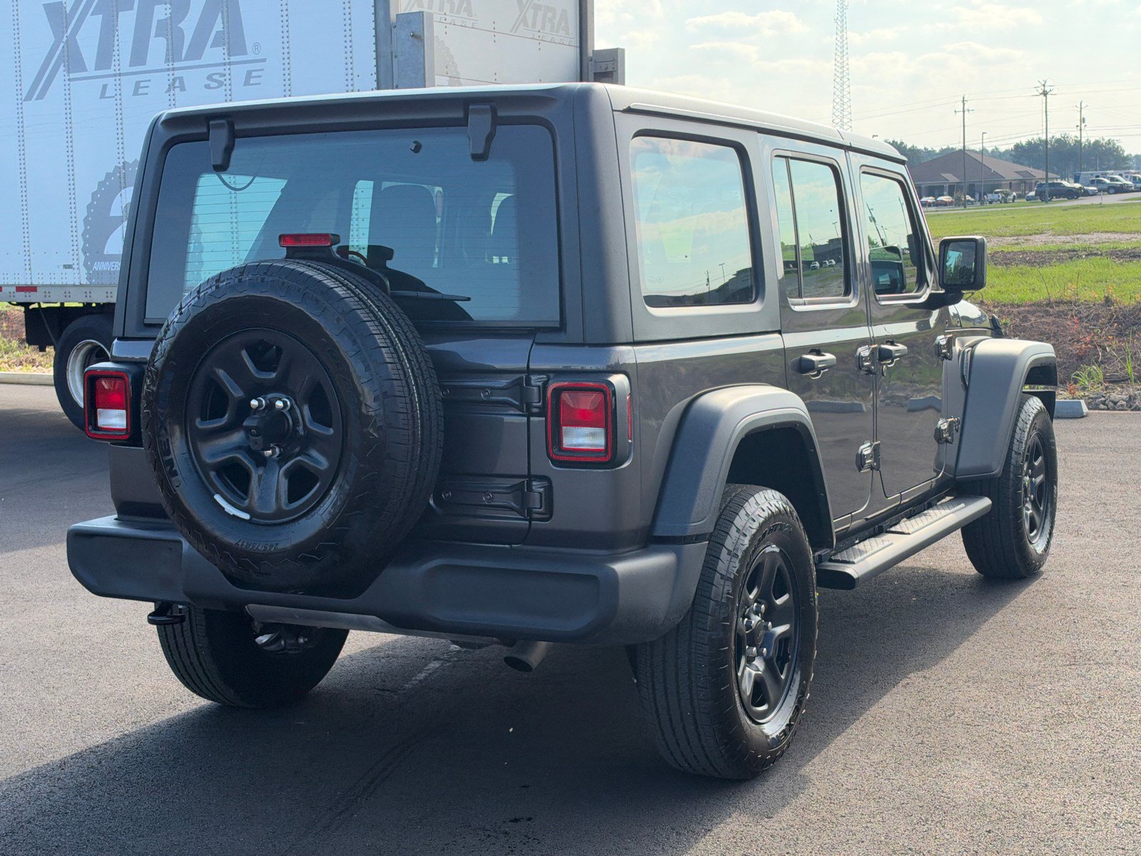 Used 2025 Jeep Wrangler Unlimited Sport AWD/4WD image 5