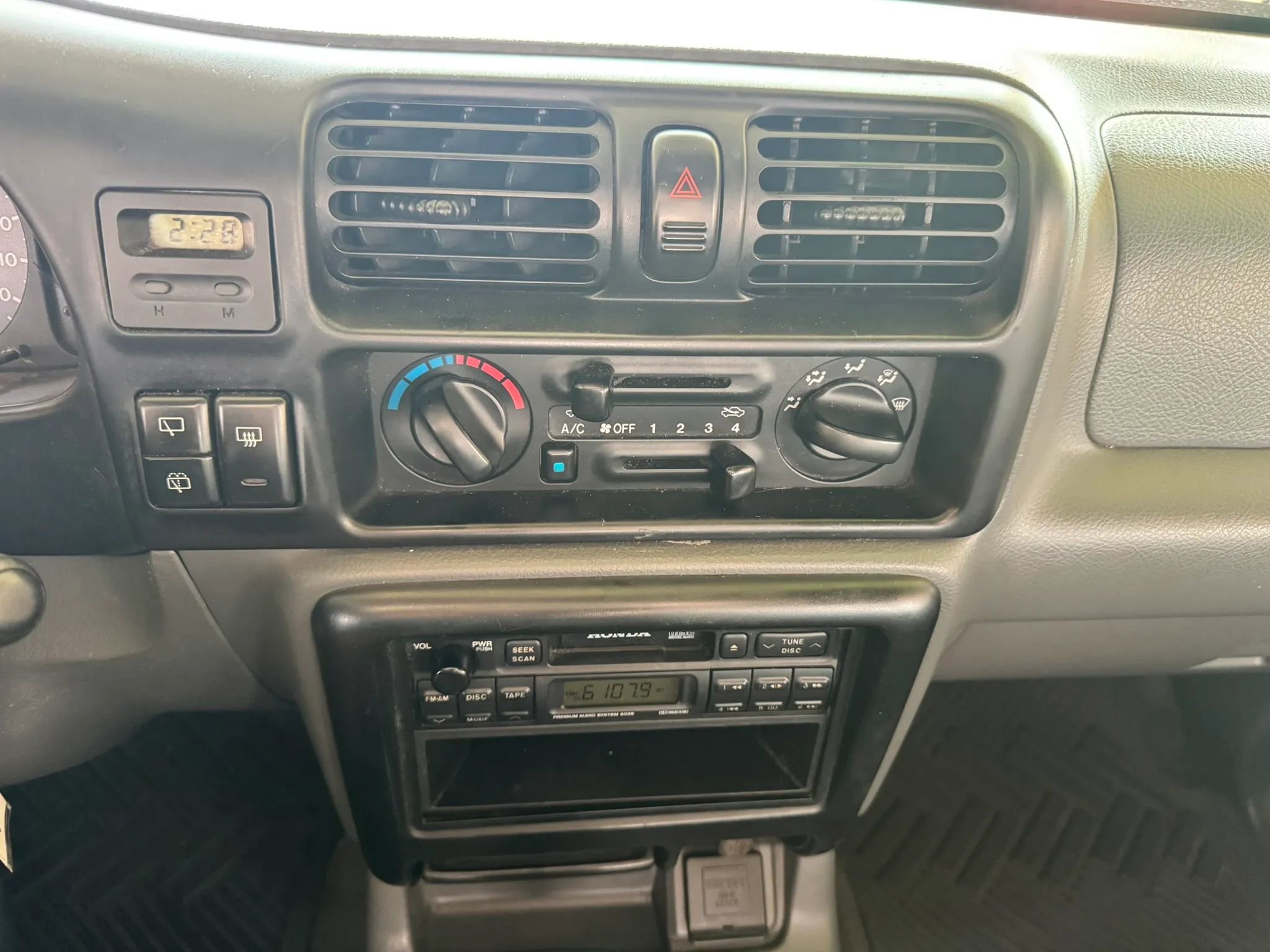 Used 1998 Honda Passport LX image 13