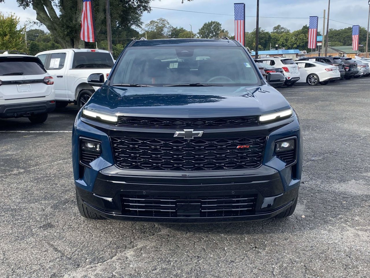 New 2027 Chevrolet Traverse RS FWD image 2