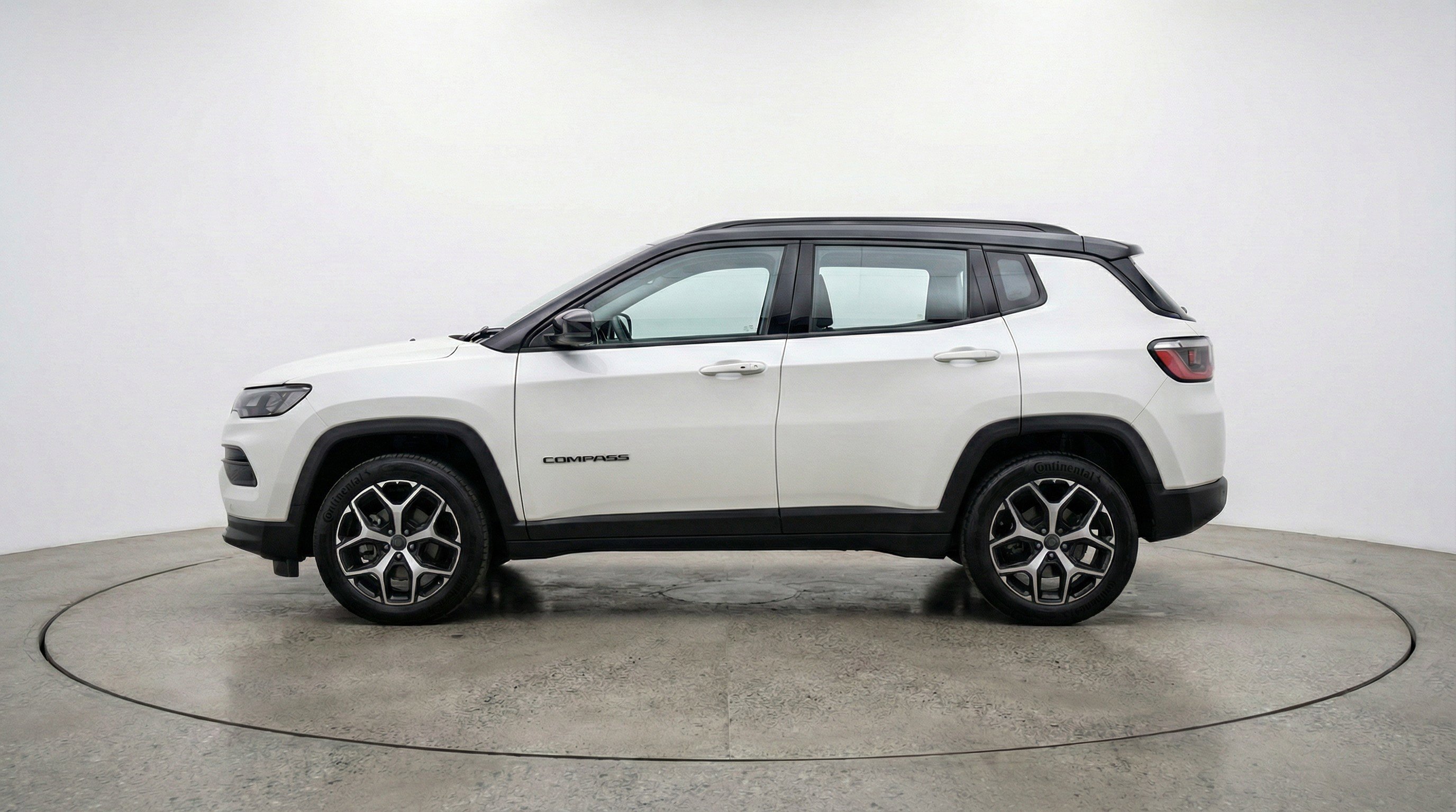 Used 2025 Jeep Compass Limited AWD/4WD image 5