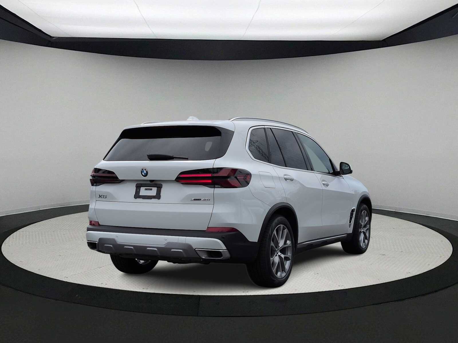Certified 2024 BMW X5 xDrive40i w/ Executive Package AWD/4WD image 8