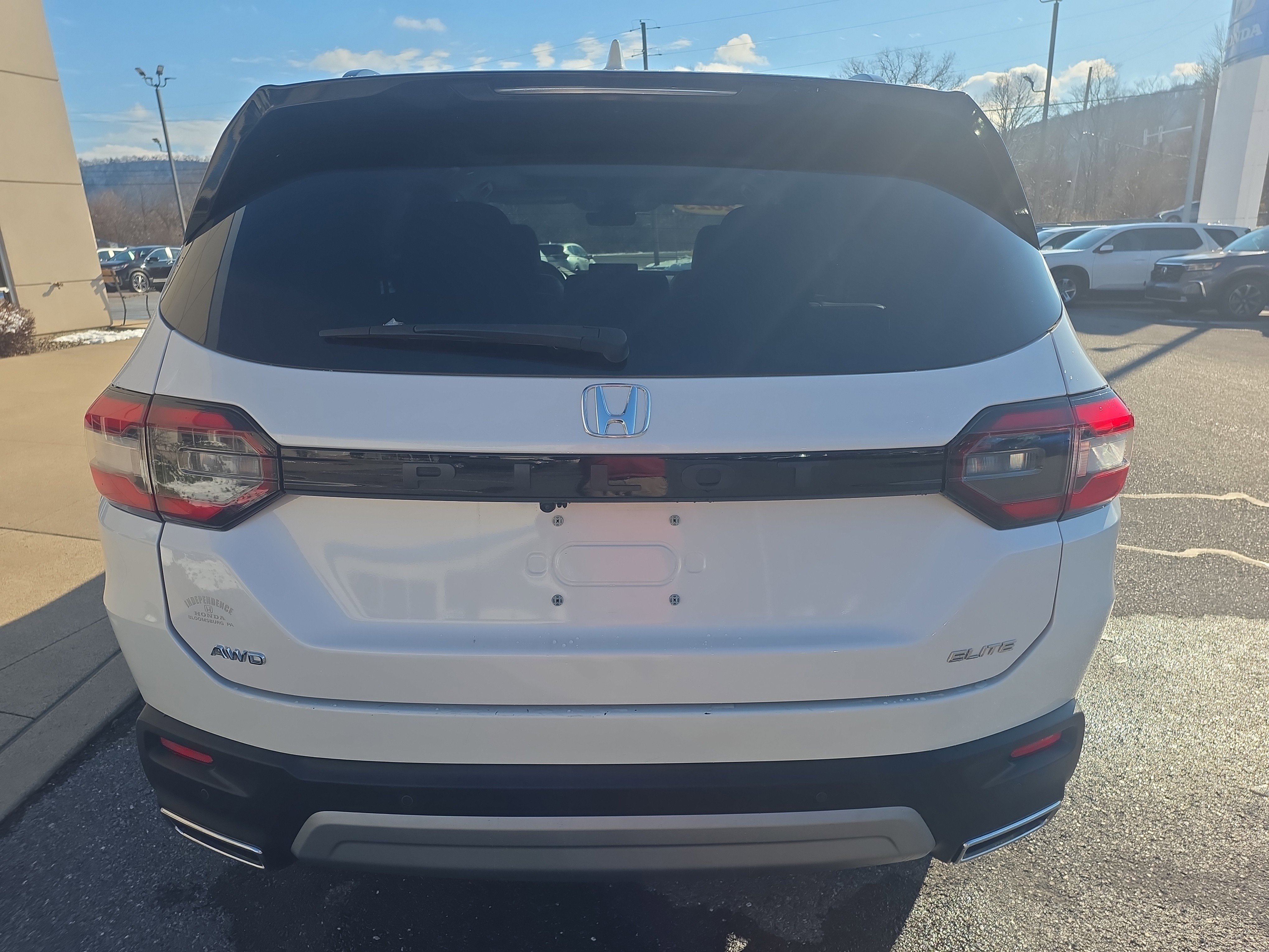 Used 2023 Honda Pilot Elite image 6