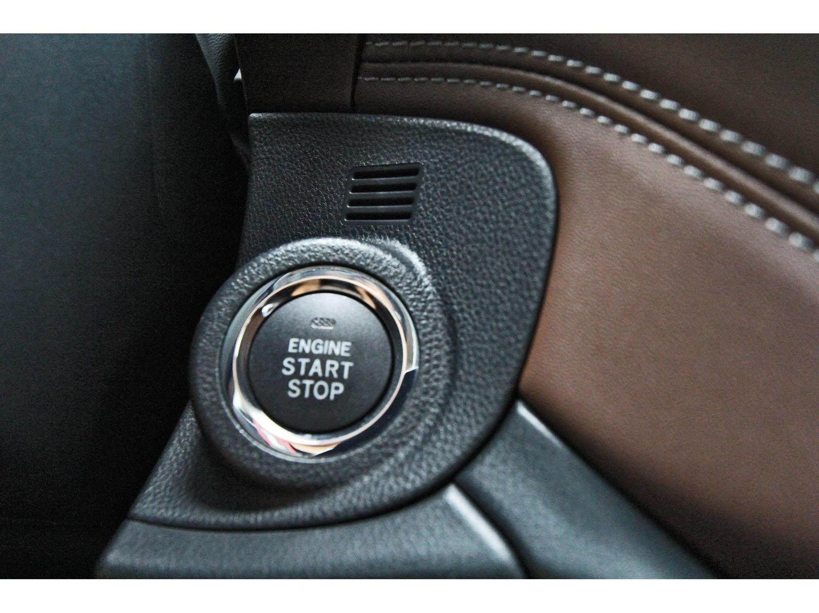 Used 2022 Subaru Outback Touring AWD/4WD image 19