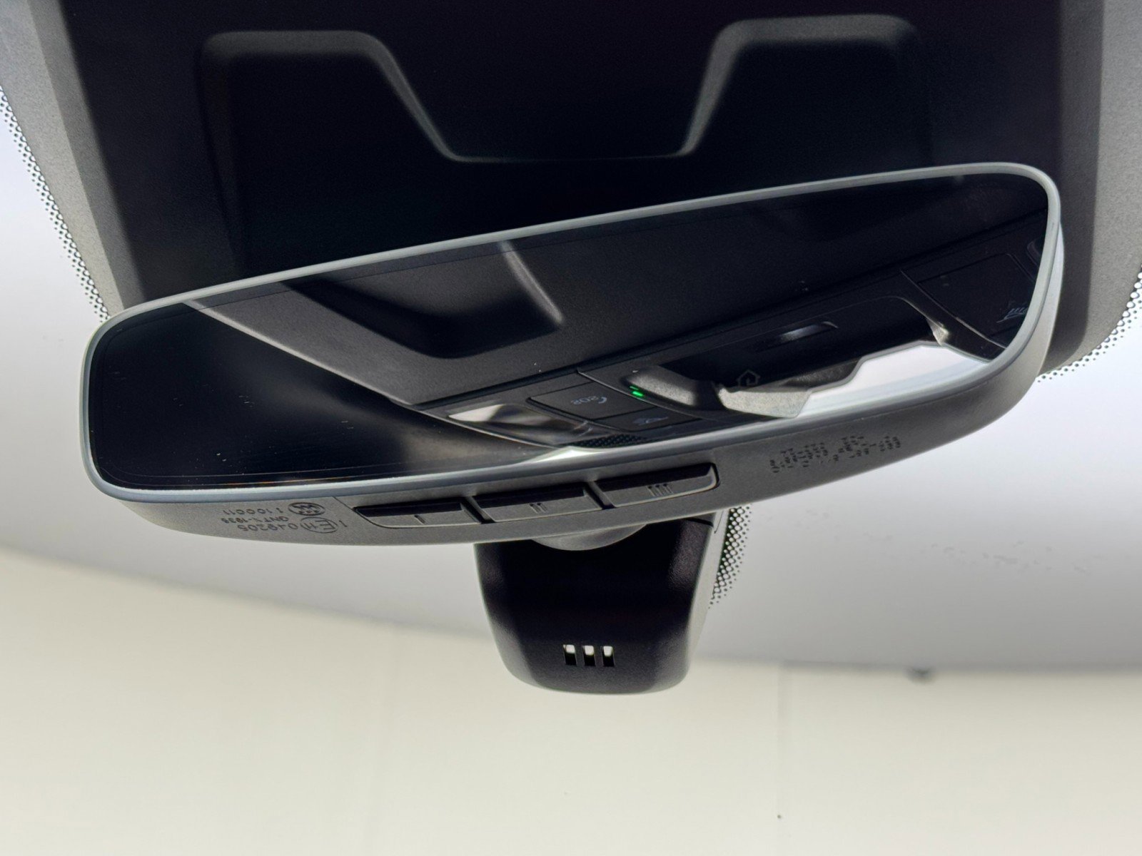 Used 2025 Porsche 911 Carrera RWD image 39