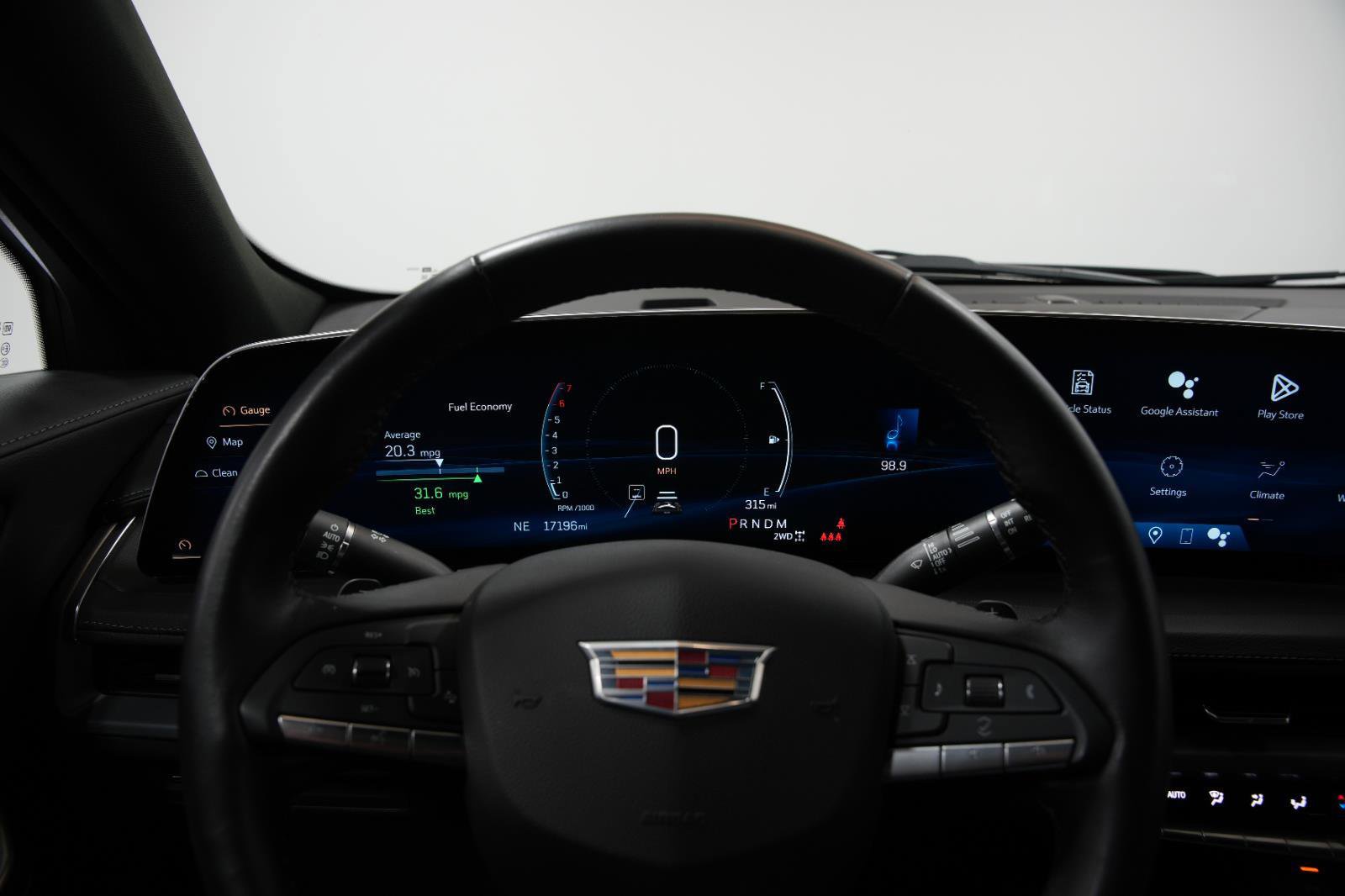 Used 2025 Cadillac XT4 Premium Luxury image 32