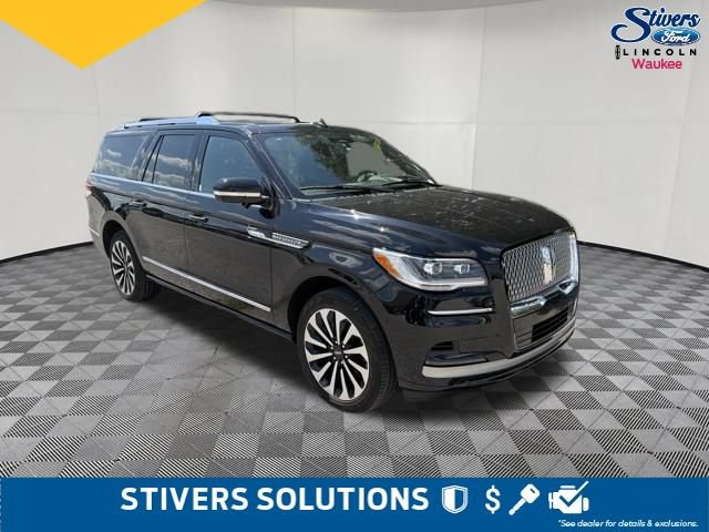 Used 2023 Lincoln Navigator L Reserve AWD/4WD image 3