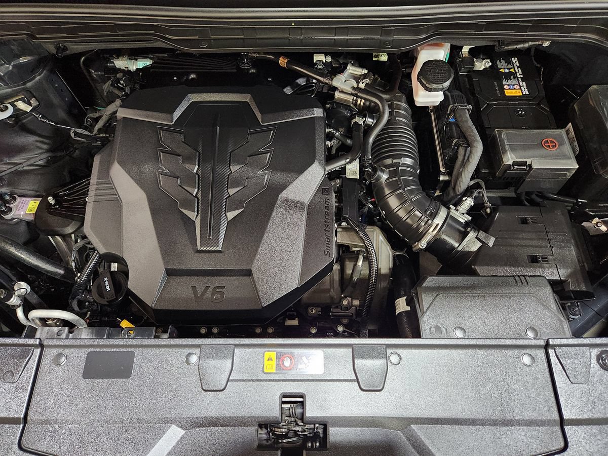 Used 2025 Kia Carnival SX FWD image 53