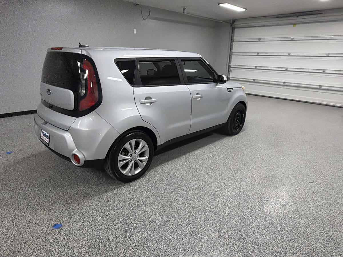 Used 2016 Kia Soul ! FWD image 3