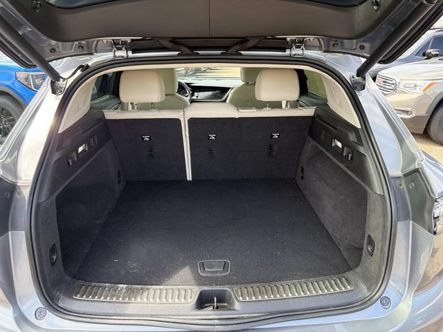 Used 2021 Buick Envision Avenir w/ Technology Package II FWD image 10