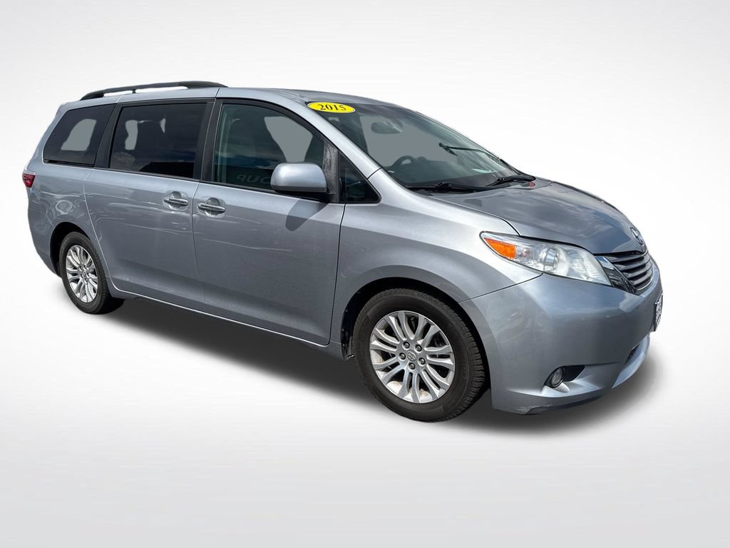 Used 2015 Toyota Sienna XLE FWD image 7