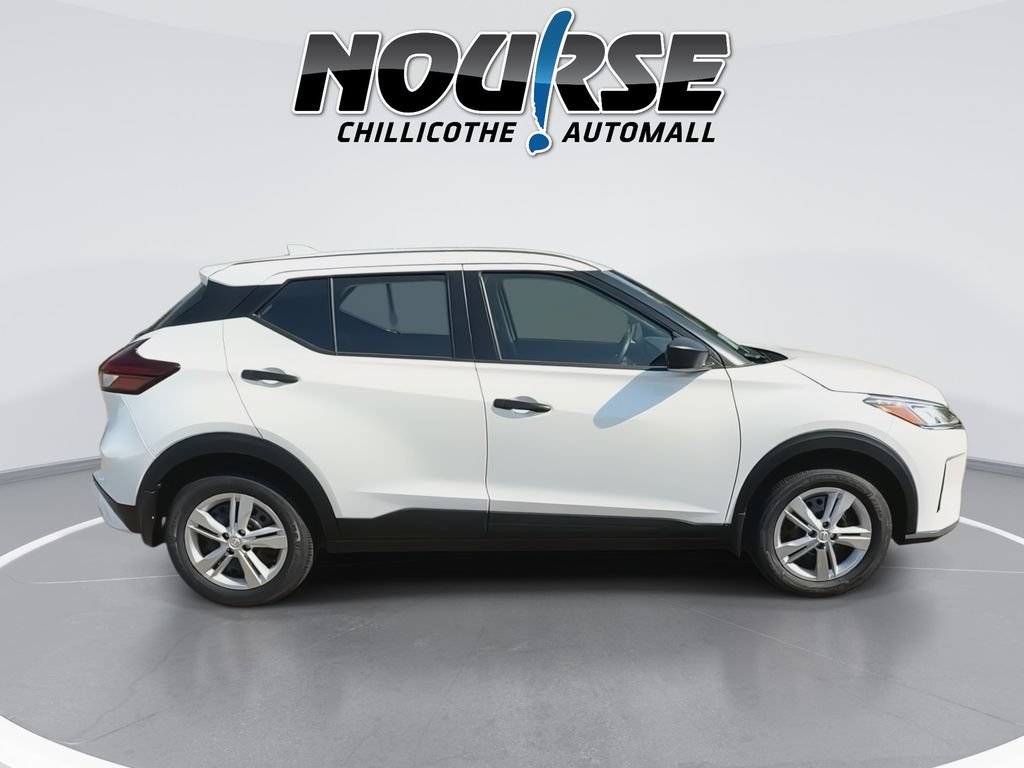 New 2025 Nissan Kicks Play S FWD image 9