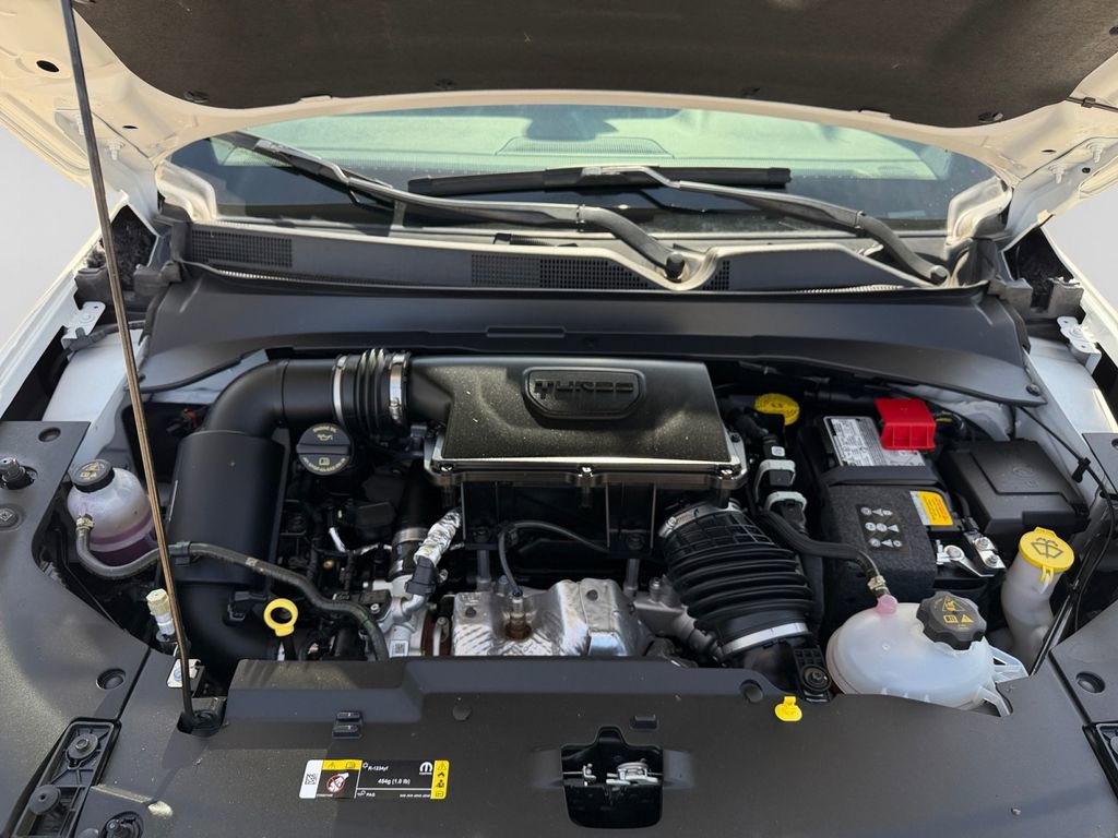 Used 2025 Jeep Compass Latitude image 9