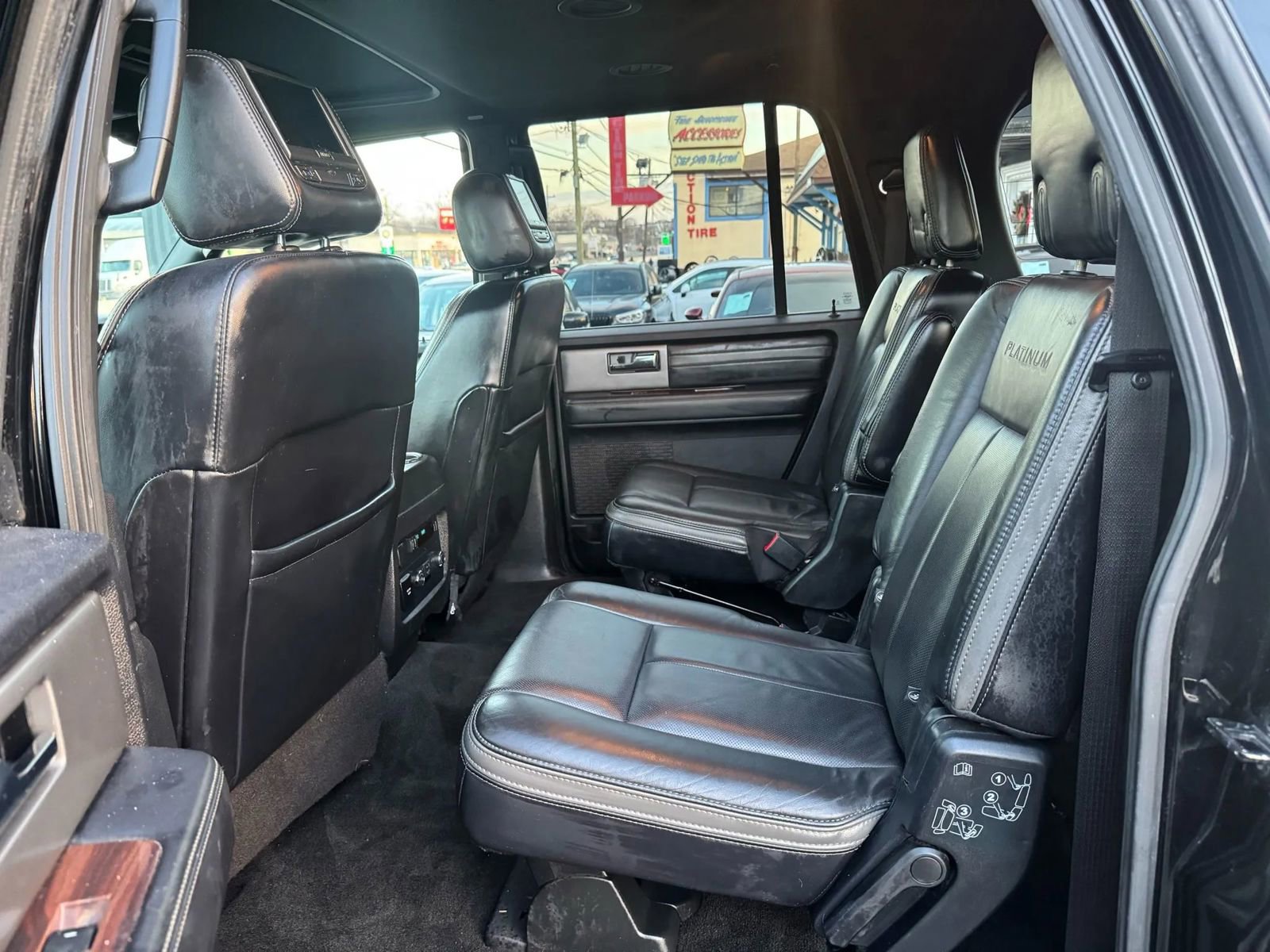 Used 2017 Ford Expedition EL Platinum image 19