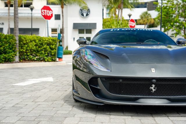 Used 2020 Ferrari 812 Superfast RWD image 6
