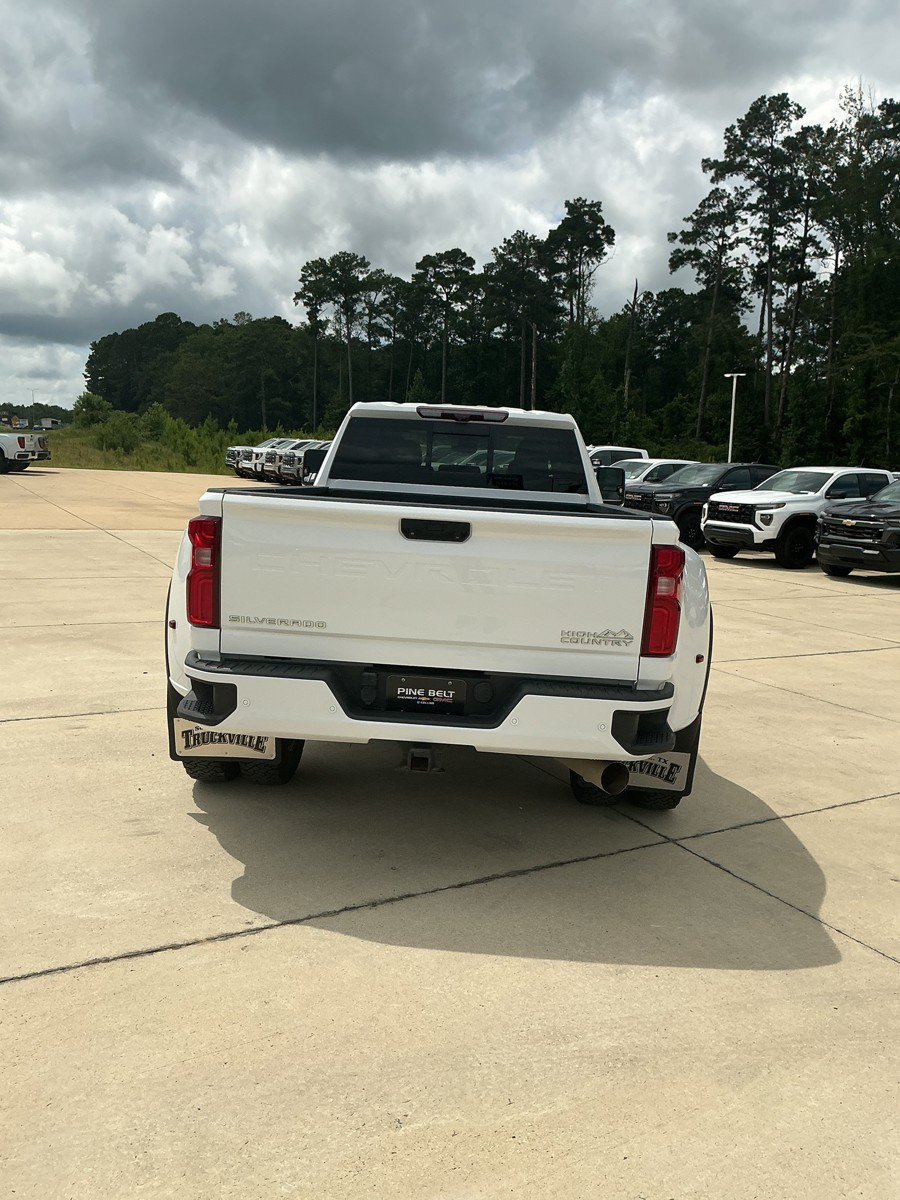 Used 2024 Chevrolet Silverado 3500 High Country w/ High Country Premium Package AWD/4WD image 5
