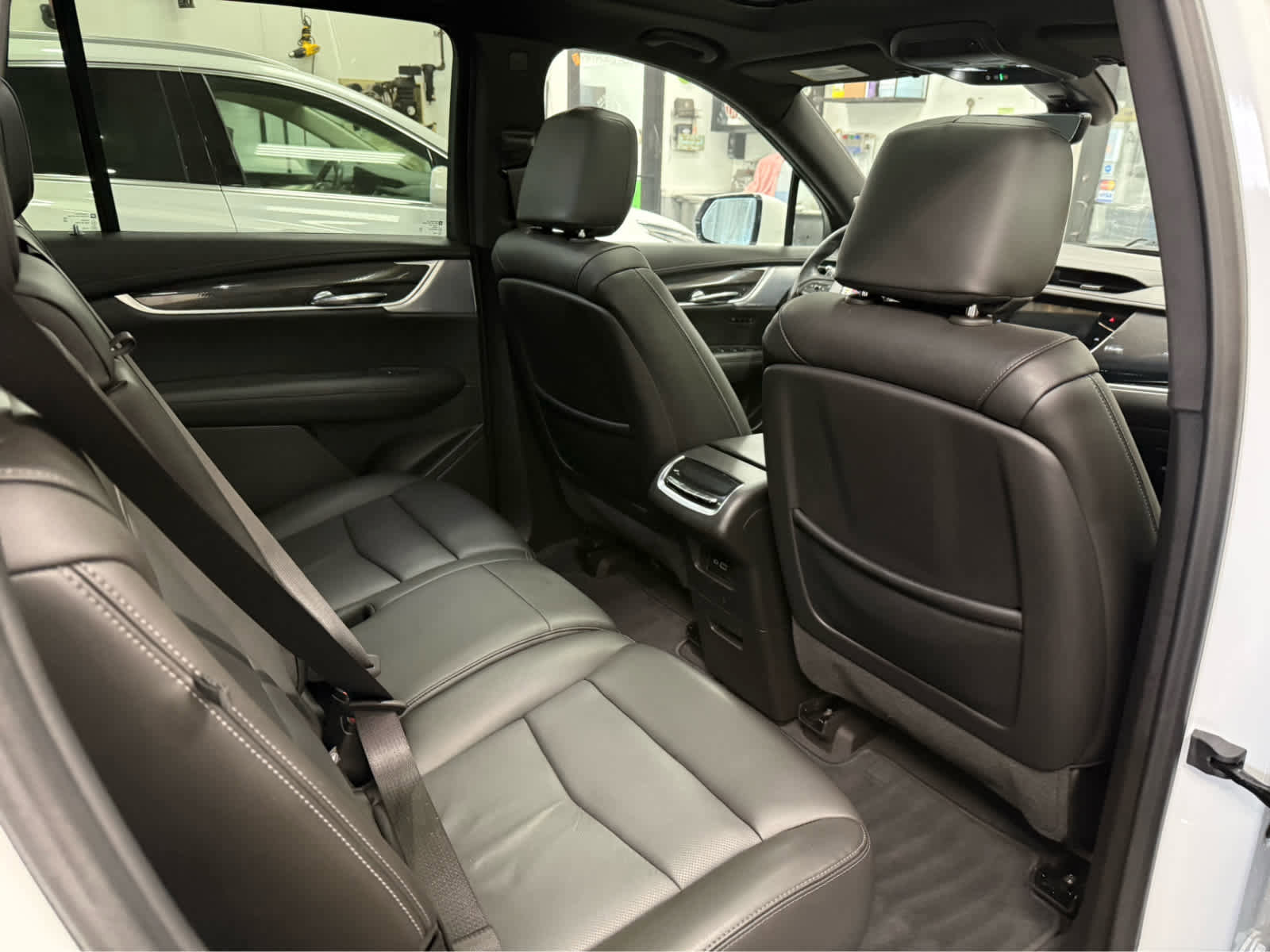 Used 2023 Cadillac XT6 Sport w/ Technology Package image 29