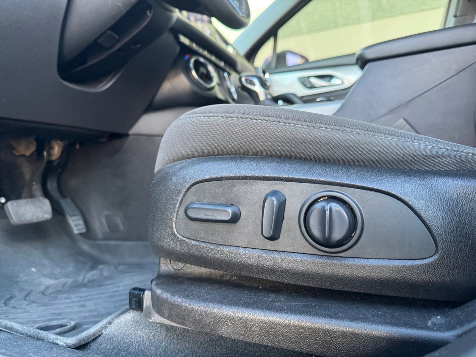 Used 2022 Chevrolet Blazer LT image 18