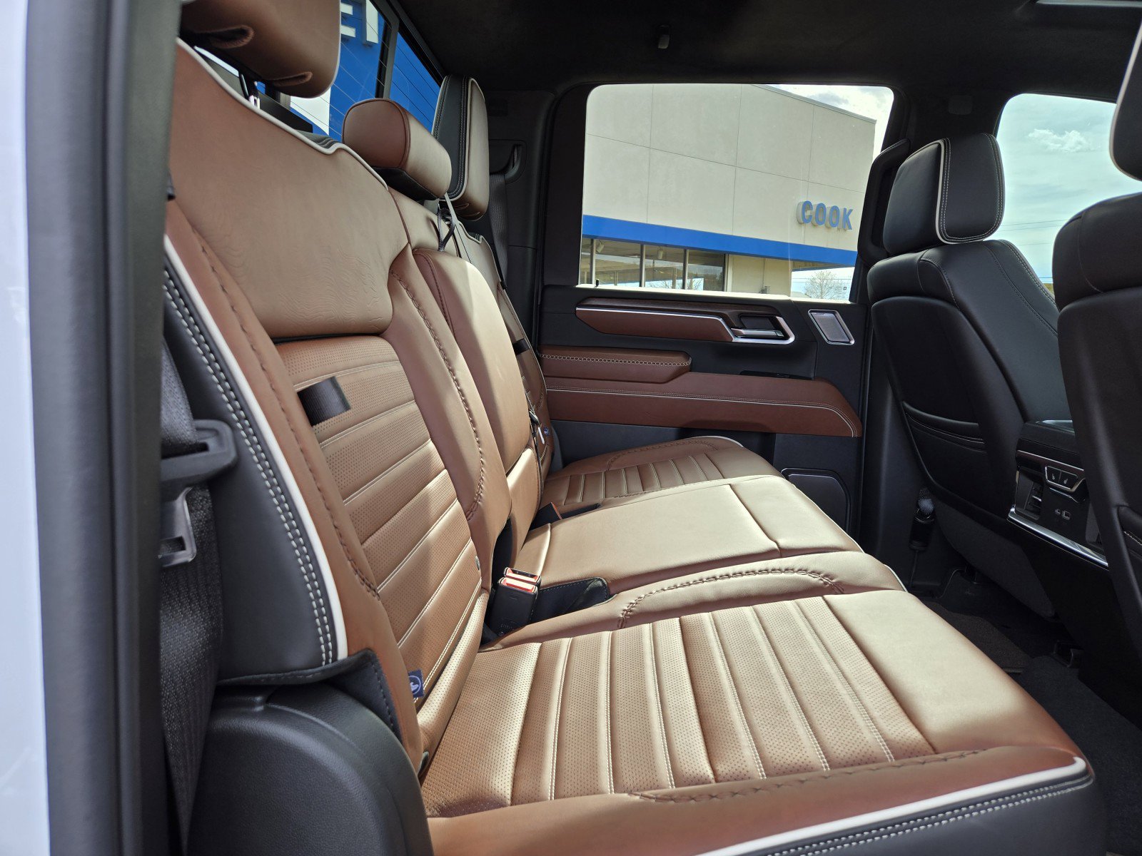 Used 2024 GMC Sierra 2500 Denali Ultimate image 34