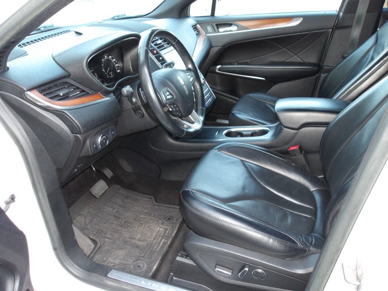 Used 2019 Lincoln MKC Reserve w/ MKC Climate Package FWD image 11