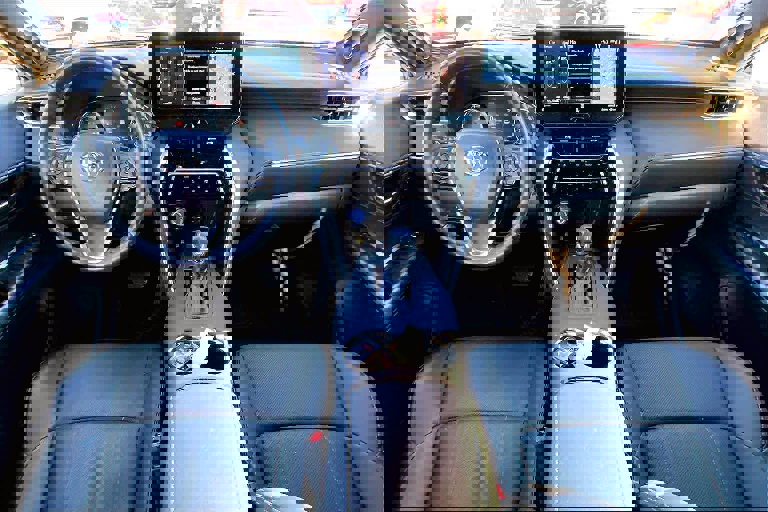 Used 2022 Toyota Venza Limited image 15