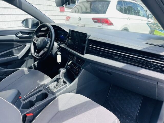 Used 2025 Volkswagen Jetta Sport FWD image 10
