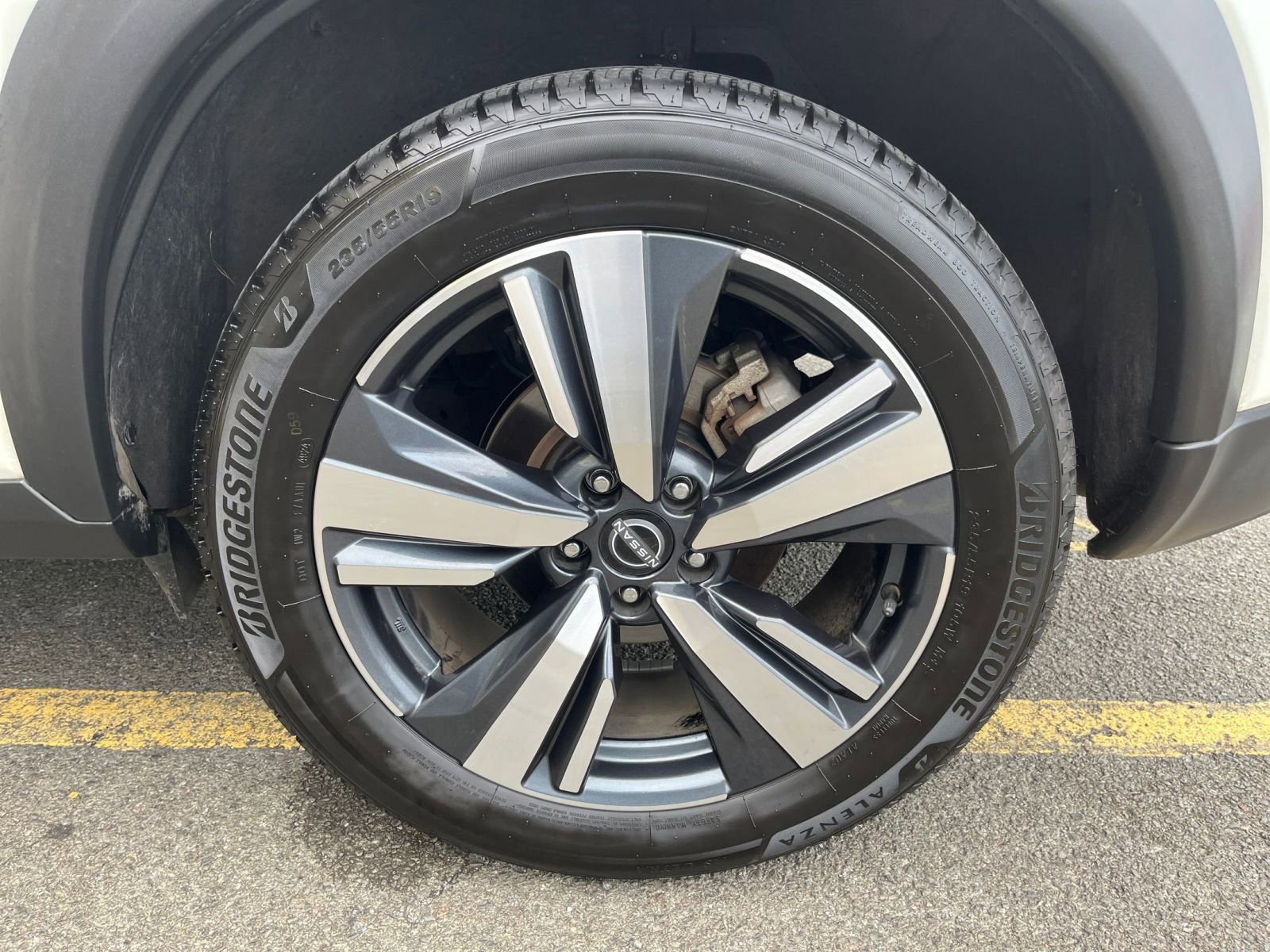 Used 2023 Nissan Rogue SL w/ SL Premium Package image 30