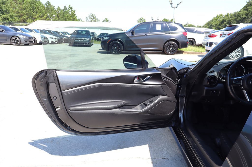 Used 2020 MAZDA MX-5 Miata RF Club RWD image 41