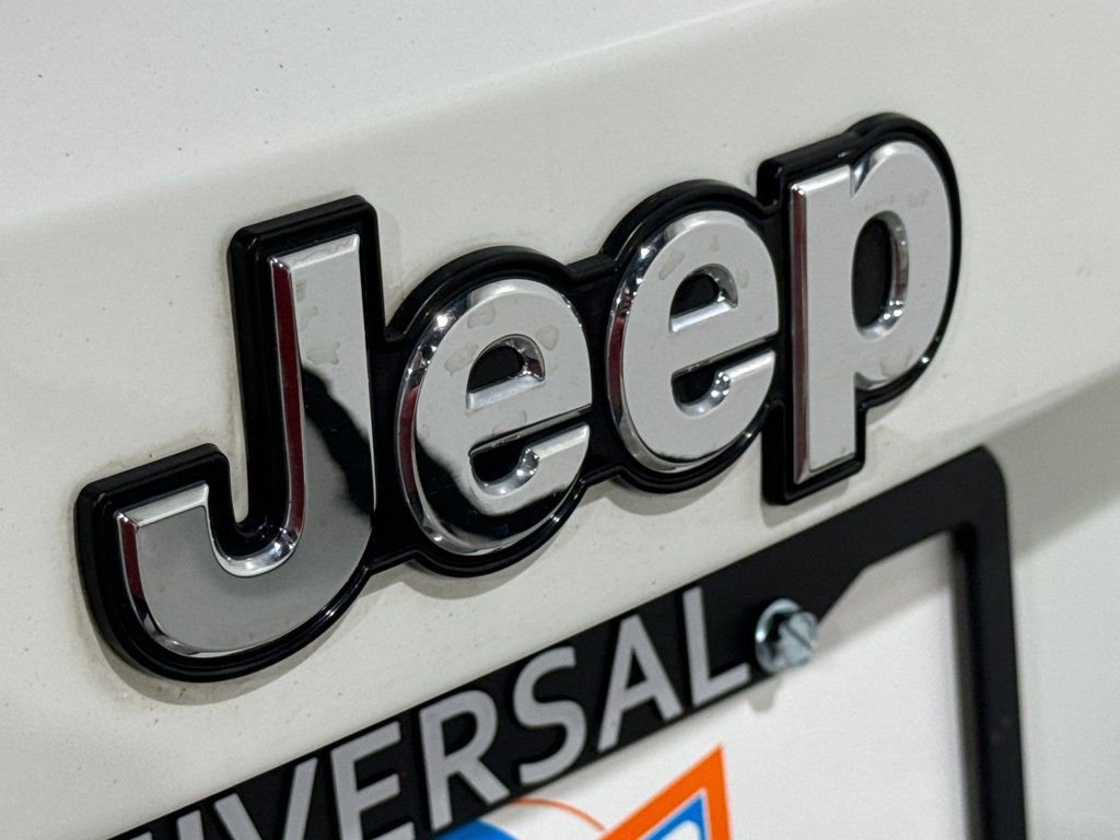 Used 2020 Jeep Renegade Limited w/ LED Lighting Group image 29