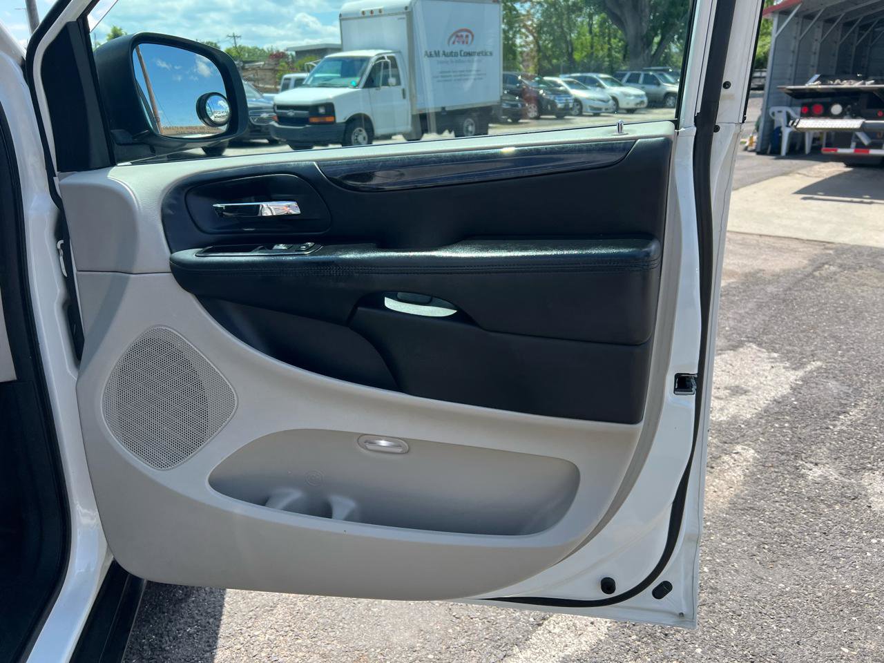Used 2013 RAM C/V Tradesman w/ UConnect Hands-Free Group FWD image 16