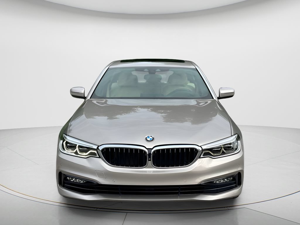 Used 2017 BMW 540i RWD image 2