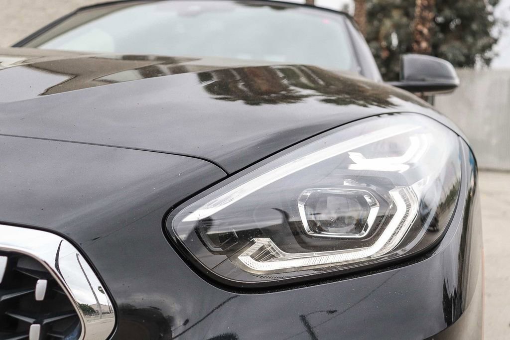 Used 2022 BMW Z4 sDrive30i w/ Driving Assistance Package image 14