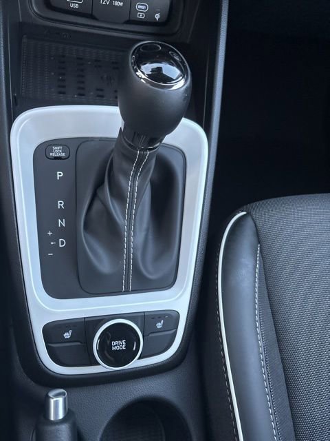 Certified 2026 Hyundai Venue SEL FWD image 5