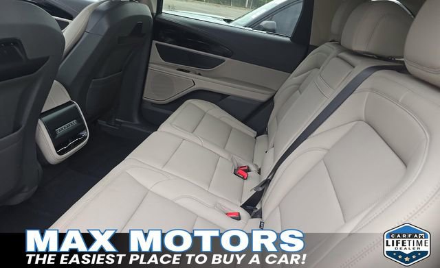 Used 2024 Lincoln Nautilus Premier AWD/4WD image 15