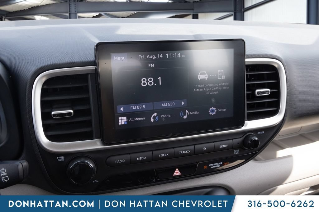 Used 2025 Hyundai Venue SEL FWD image 8