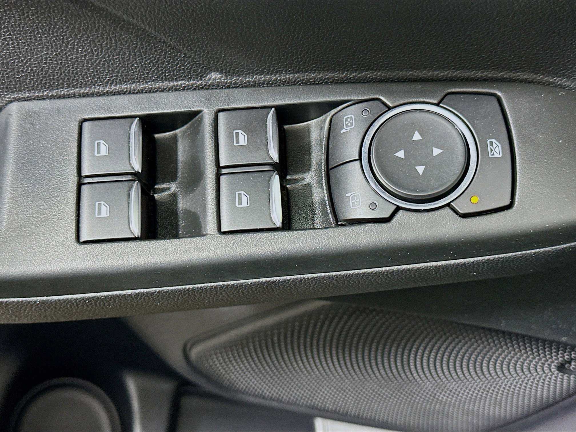 Used 2022 Ford Escape SEL image 15