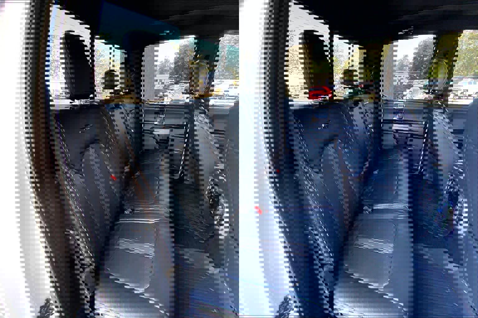 Used 2022 Ford F450 Platinum w/ FX4 Off-Road Package image 20